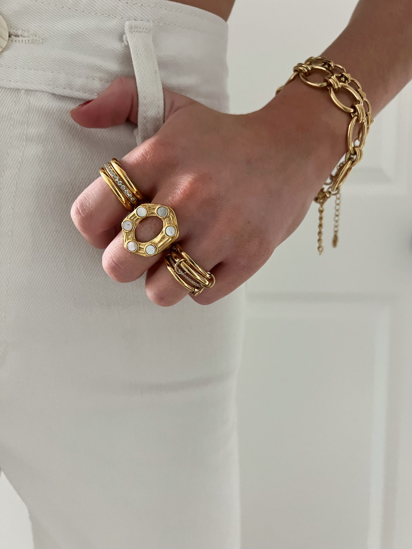 August Ring