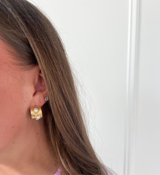 Dylan Pearl Earrings